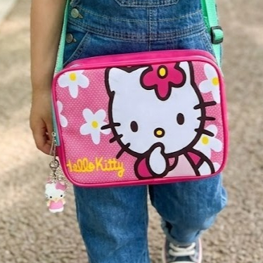 Lancheira Térmica Infantil Hello Kitty – Prática, Leve e Funcional