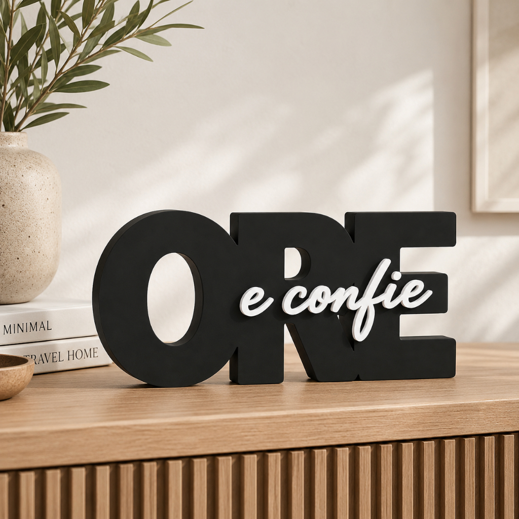 Letreiro Decorativo Ore e Confie | Decoração Cristã para Sala, Quarto e Escritório | Presente Religioso
