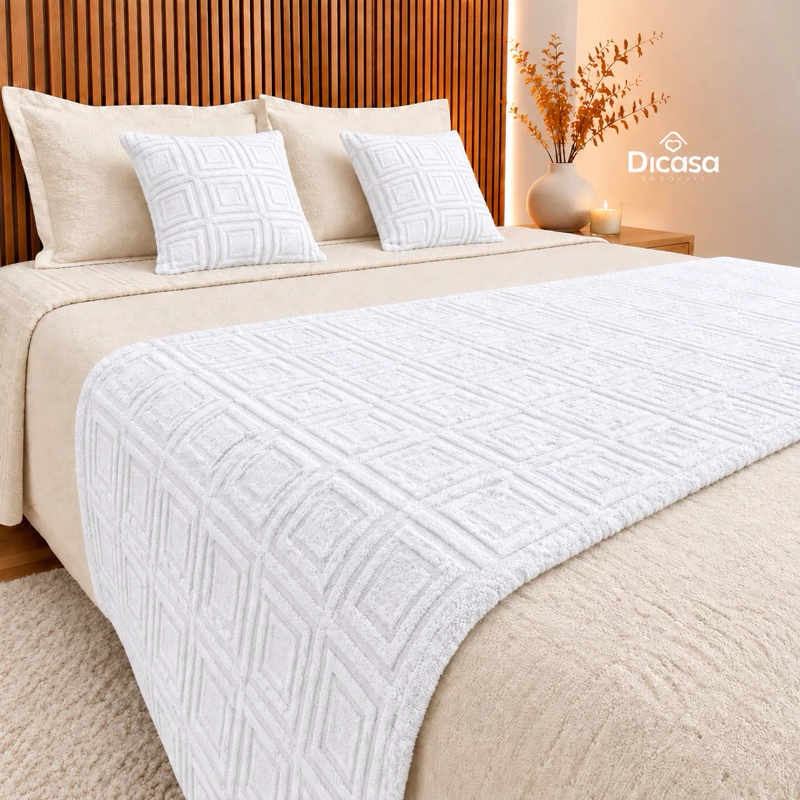 Kit 3 Peças Cama Posta 1 Peseira e 2 Capas de Almofada Decorativa Flannel Elegante Chique Casa Rica — imagem 1