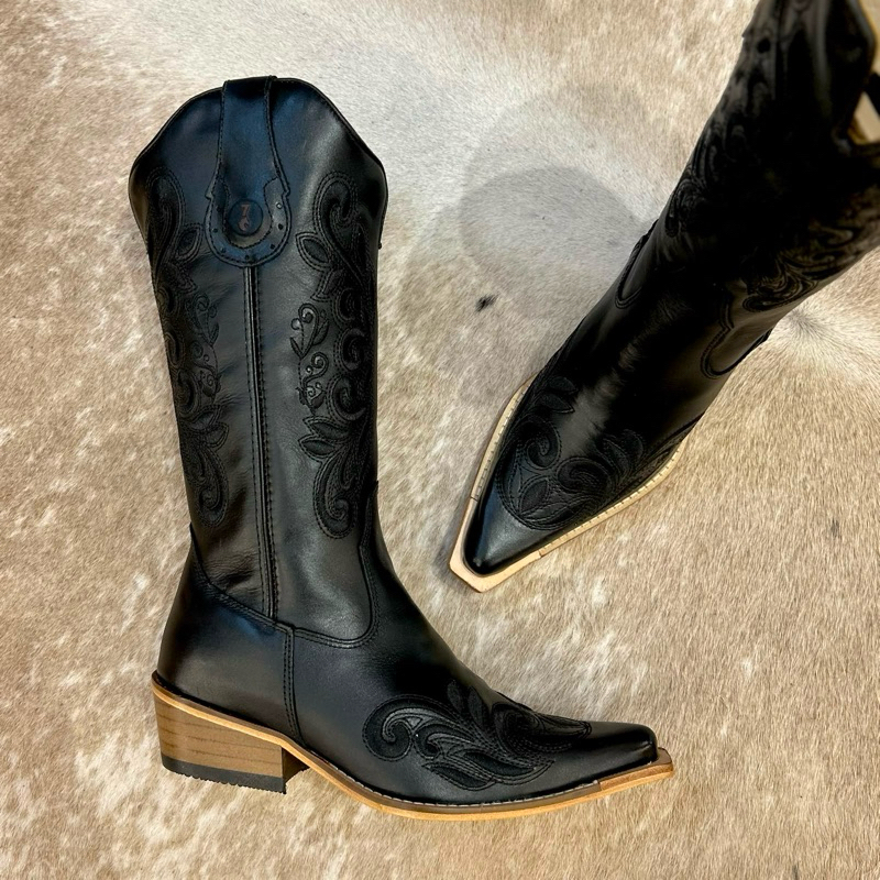 BOTA TEXANA COURO LEGÍTIMO BORDADO LARA SOLADO MADEIRA BICO FINO