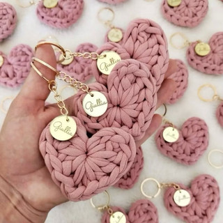 30 chaveiros de crochê | coração de crochê com personalização | lembrancinha
