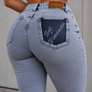 Calça Jeans Sal e Pimenta com Lycra Levanta Bumbum Cintura Alta