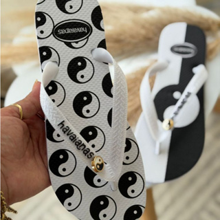 Chinelo feminino personagem casual modinha blogueira em Oferta na Shopee