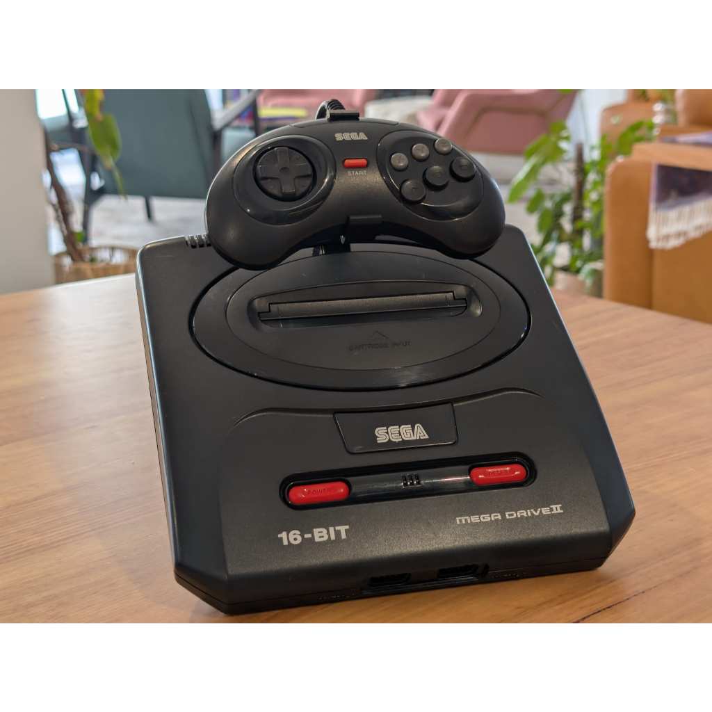 Suporte Porta Expositor Mega Drive 2 e Controle Game Retrô