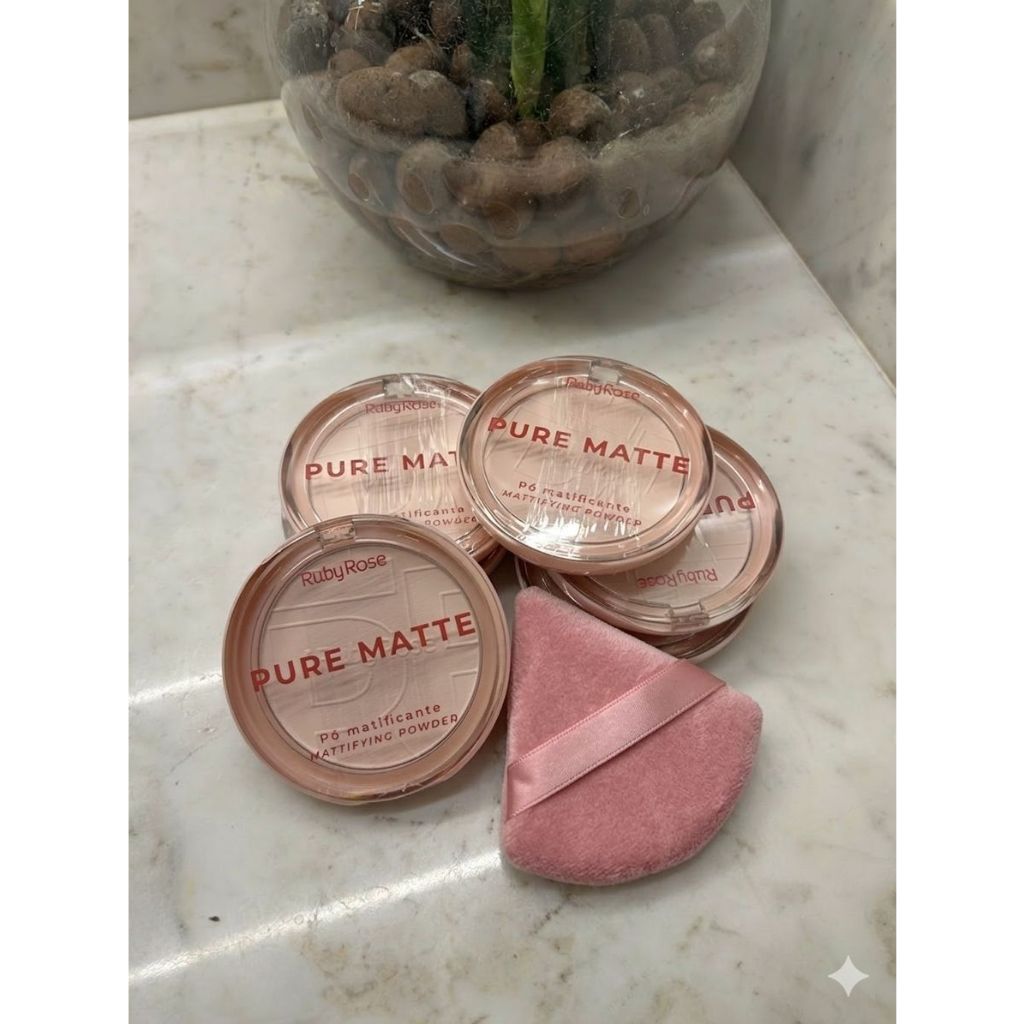 KIT PÓ COMPACTO Pure Matte Ruby Rose  Efeito Matte e Controle de Oleosidade + ESPONJA TRIANGULAR sela base