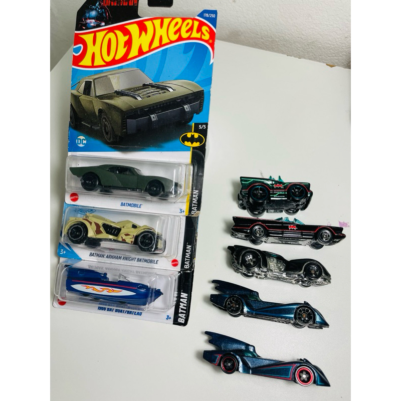 Miniaturas Hot Wheels Batmóveis temáticos 1:64 - Detalhes Realistas e Design Exclusivo