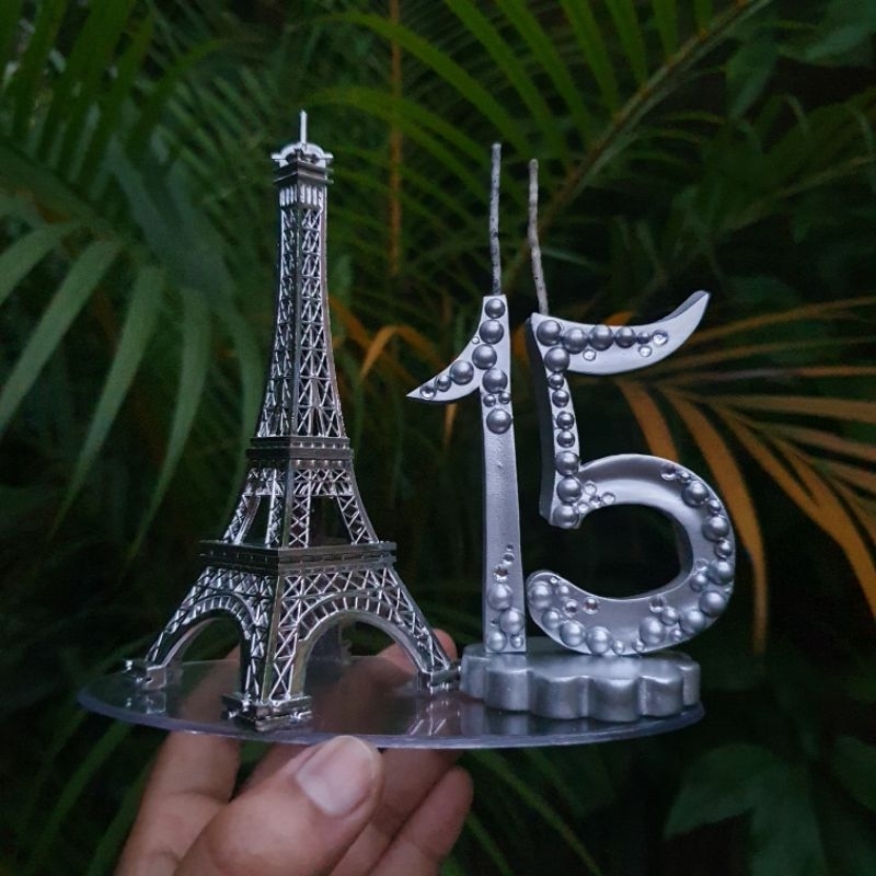 topo vela topper 15 anos torre eiffel paris debutante dourado perolas e strass