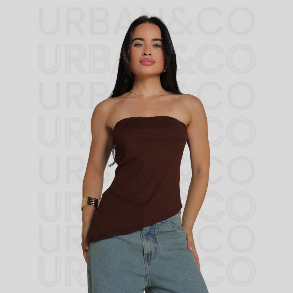 Blusa Tomara que Caia Assimétrica Canelada: O Ponto Alto da Moda Moderna