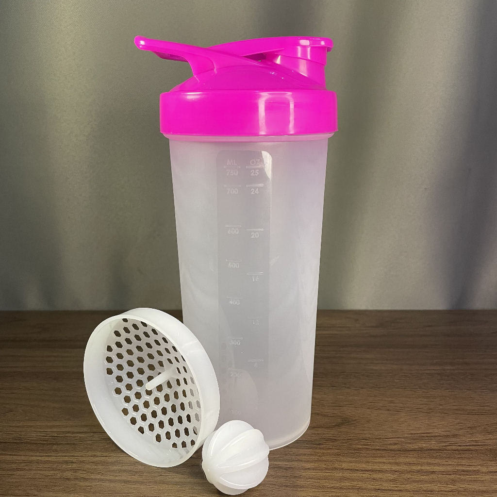 Coqueteleira Garrafinha Academia 750ml Transparente com Peneira e Esfera Misturadora — imagem 2 de 2