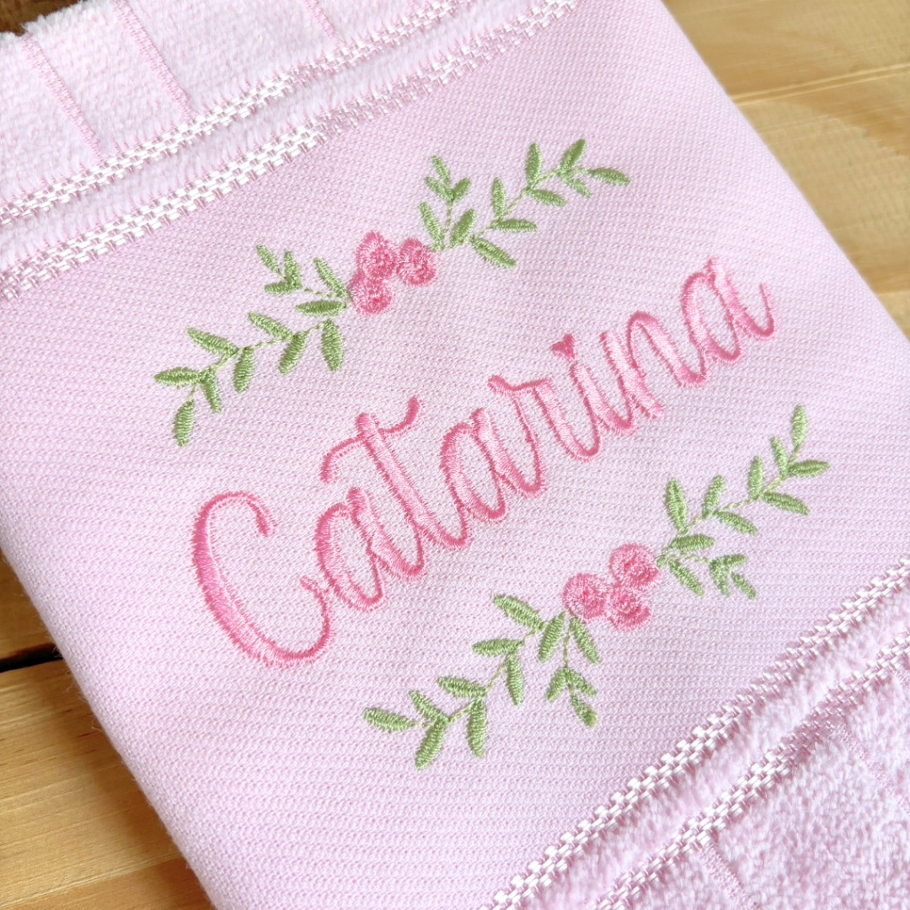 Toalhinha de boca para bebe menina | Bordado Personalizado Moldura Floral