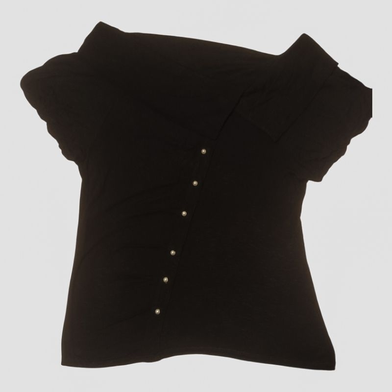 Camiseta manga curta com pérolas - Filomena - Tam P [BRECHÓ | DESAPEGO]