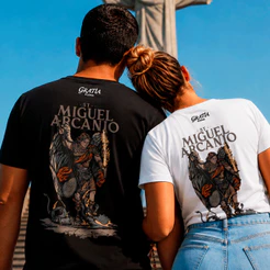 Kit 2 Camisetas Casal São Miguel Arcanjo Ninguém Como Deus 100% Algodão Premium Católica