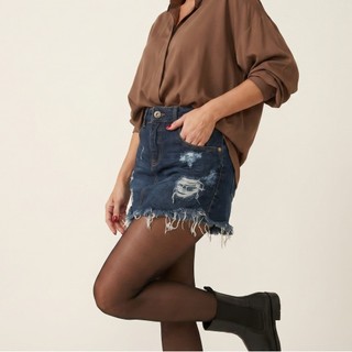 Saia Jeans Curta Feminino 4 Bolsos Lavagem Escura Detroyed Cintura Média Desfiado 100% Algodão Moda Blogueira
