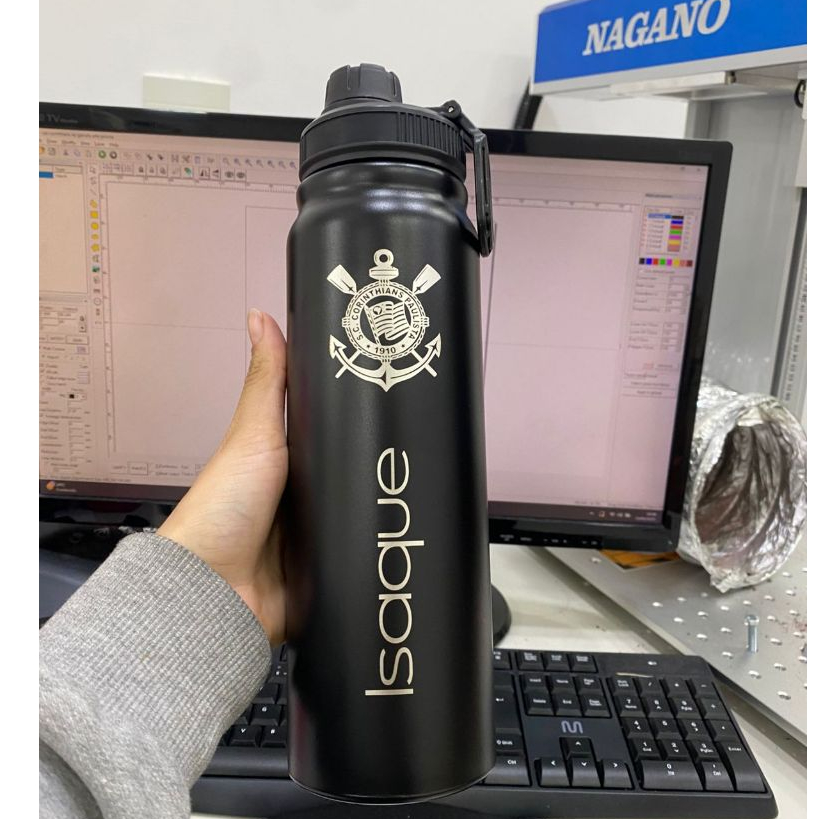 Detalhes do Garrafa Termica 800ml Com Base Silicone Personalizada a Laser Com Seu Time Favorito