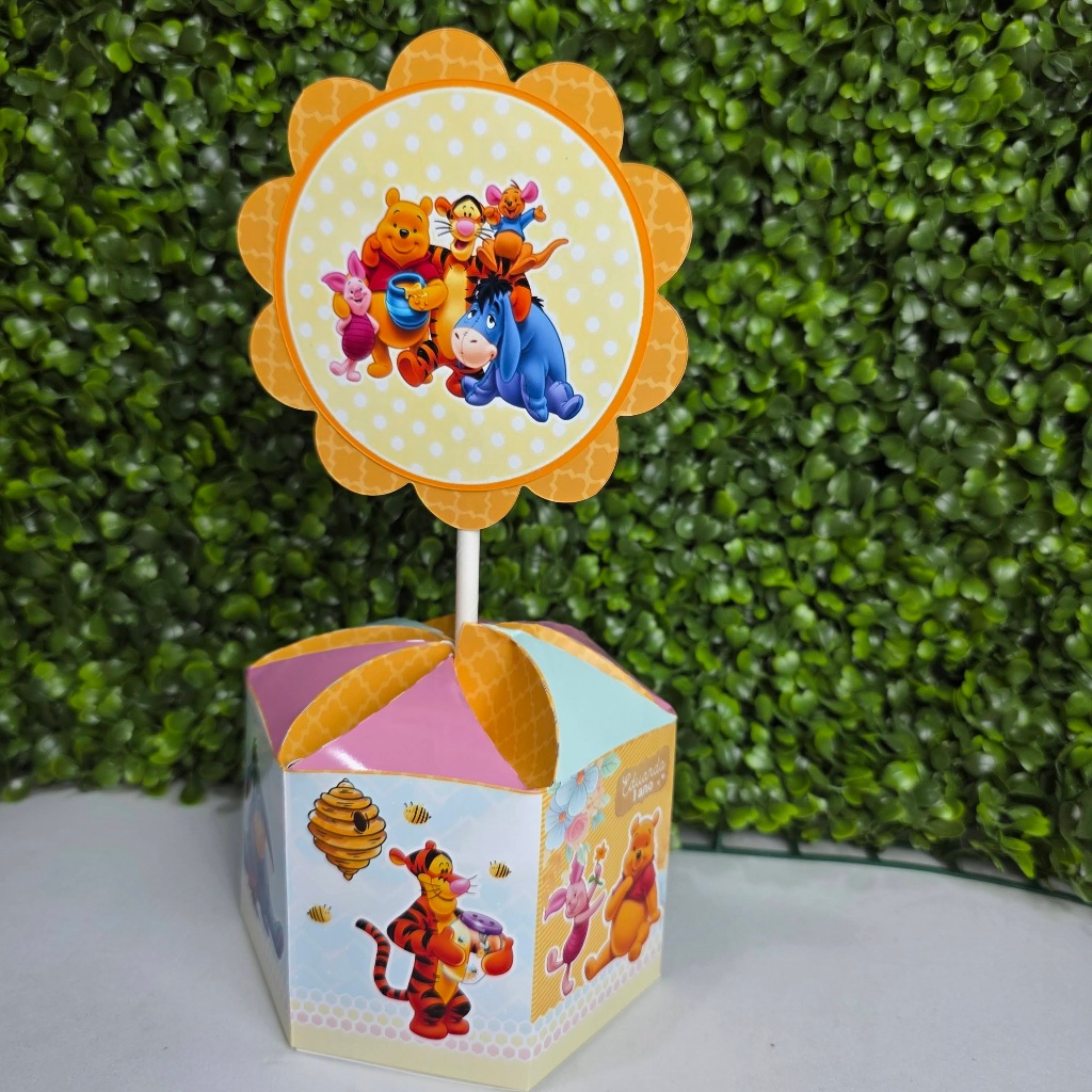 Enfeite de Mesa Personalizado URSINHO POOH - Centro de Mesa - LEMBRANCINHA - Festa infantil - Aniversário