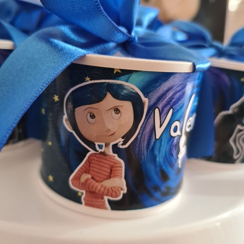 kit Mini Tubolata Personalizada 5x6 Coraline Festa Aniversário Maternidade Casamento Lembrancinha Latinha Mimo Chá de bb