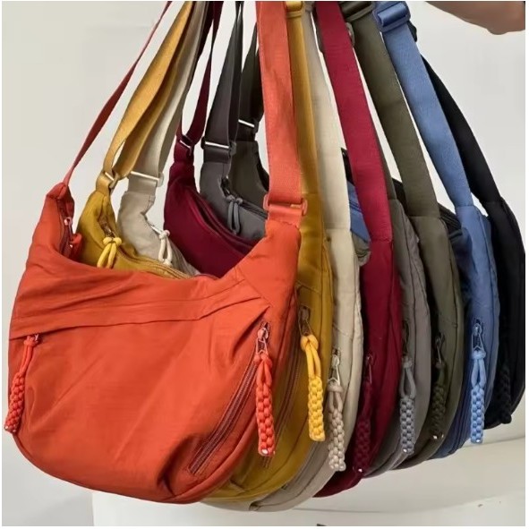 Bolsa de ombro Meia Lua Leve Minimalista com  Bolsos Alça Ajustável para Dia a Dia tendência