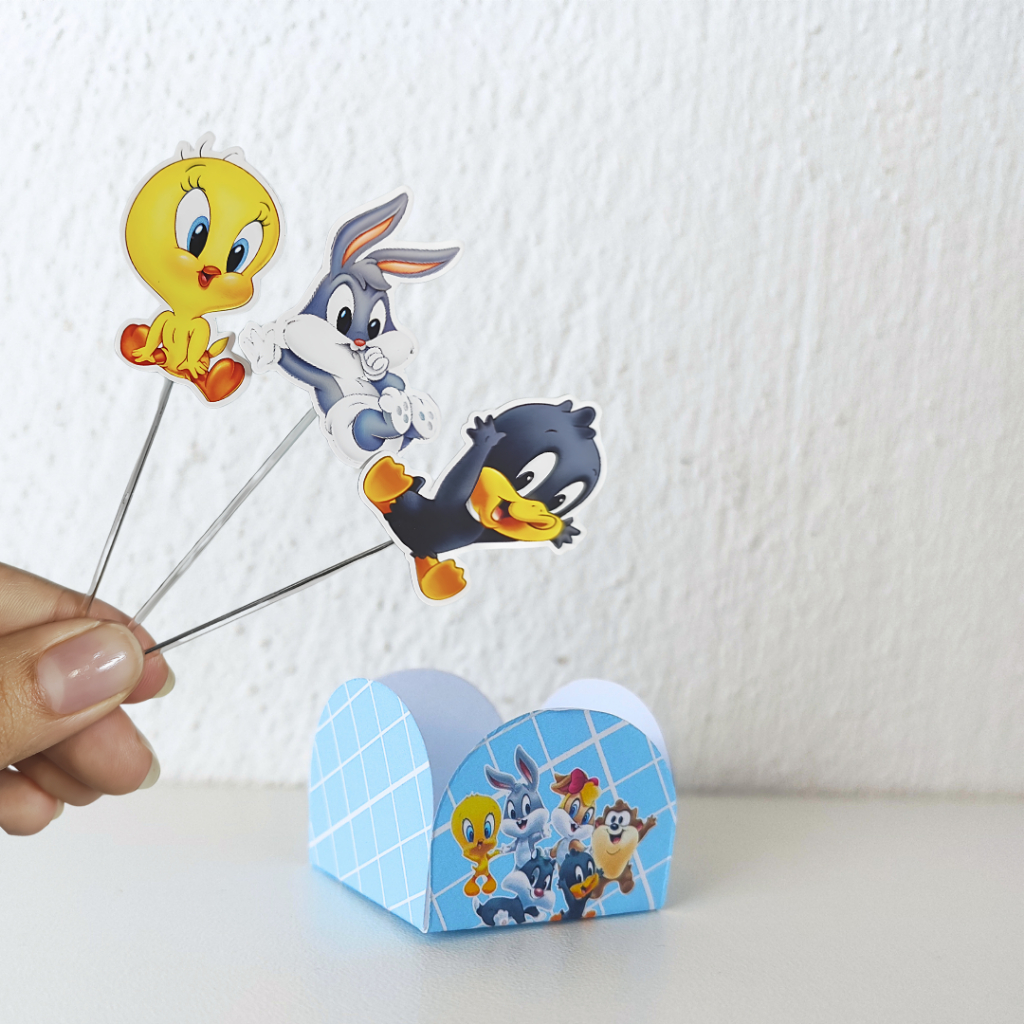 Forminhas personalizadas de doce e tags de docinhos tema Baby Looney Tunes aniversário Lembrançinhas
