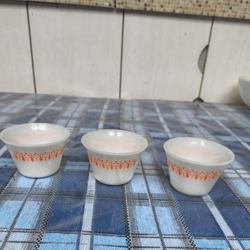 pote sobremesa cônico vintage Termo Rey gravatinha laranja vidro opalino leitoso.