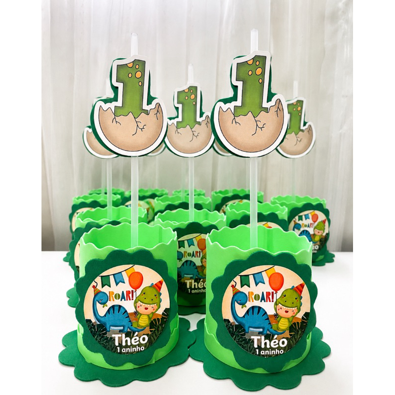 Centro de mesa de eva com pega balão, personalizado! Sobe encomenda no tema da sua festa.