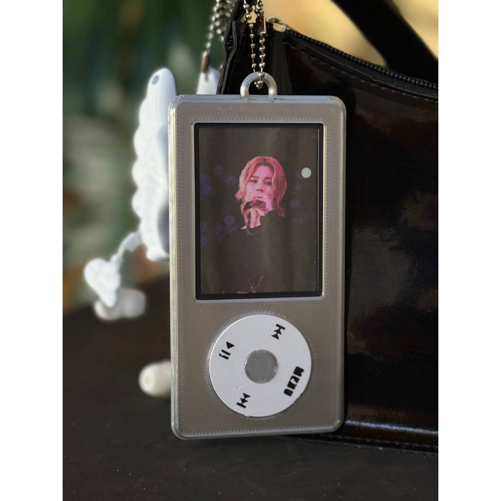 Holder Photocard MP3/MP4 Retrô | com corrente BTS KPOP AESPA STRAYKIDS