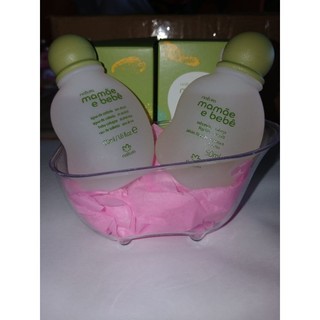 kit Banheirinha de acrílico contendo 1 Colônia de 25ml mamãe e bebê e 1 Sabonete Líquido Mamãe e Bebê 25ml.