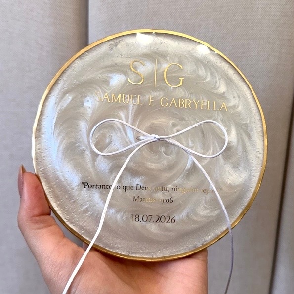Porta aliança em resina redondo de 13 cm para casamento - PERSONALIZADO
