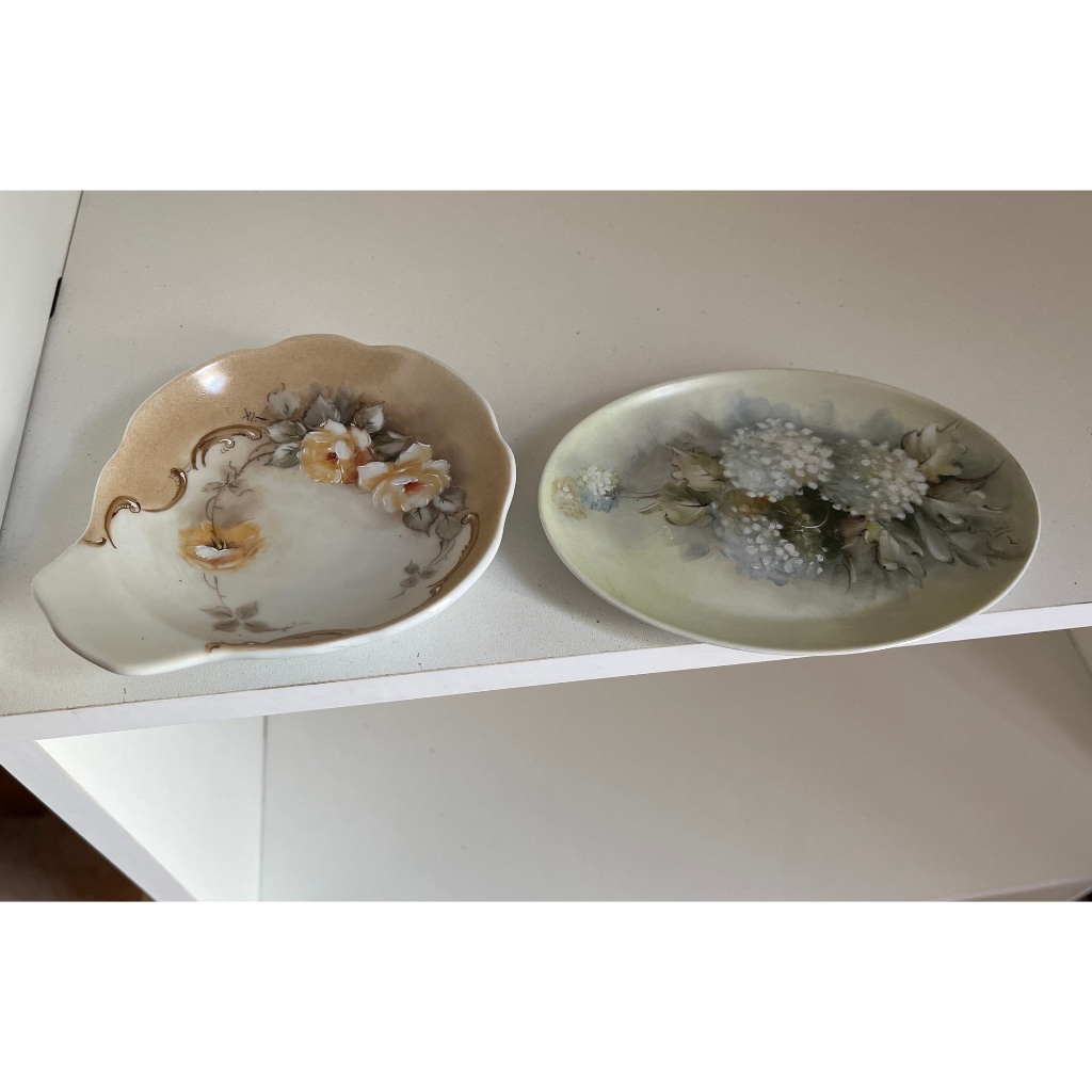 2 pratinhos de porcelana pinturas flores delicado pratos antigos