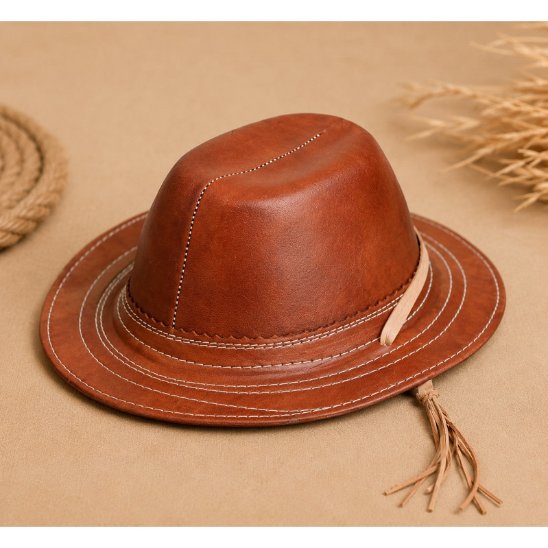 Chapéu Country em Couro Sintético Marrom com Costura Decorativa – Estilo Cowboy, Country e Sertanejo, com Aba Larga