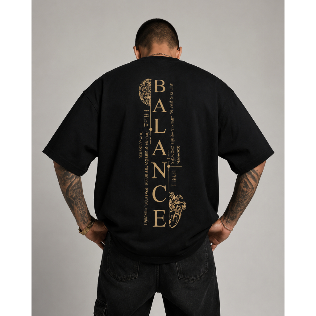 Camiseta Masculina Preta com Estampa BALANCE - Design de Costas, Poliéster Leve e Respirável para Academia