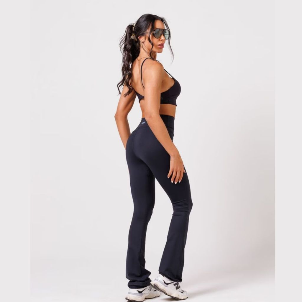 Calça Legging Flare Feminina Preta Poliamida Lisa Cós Alto e Zero Transparente