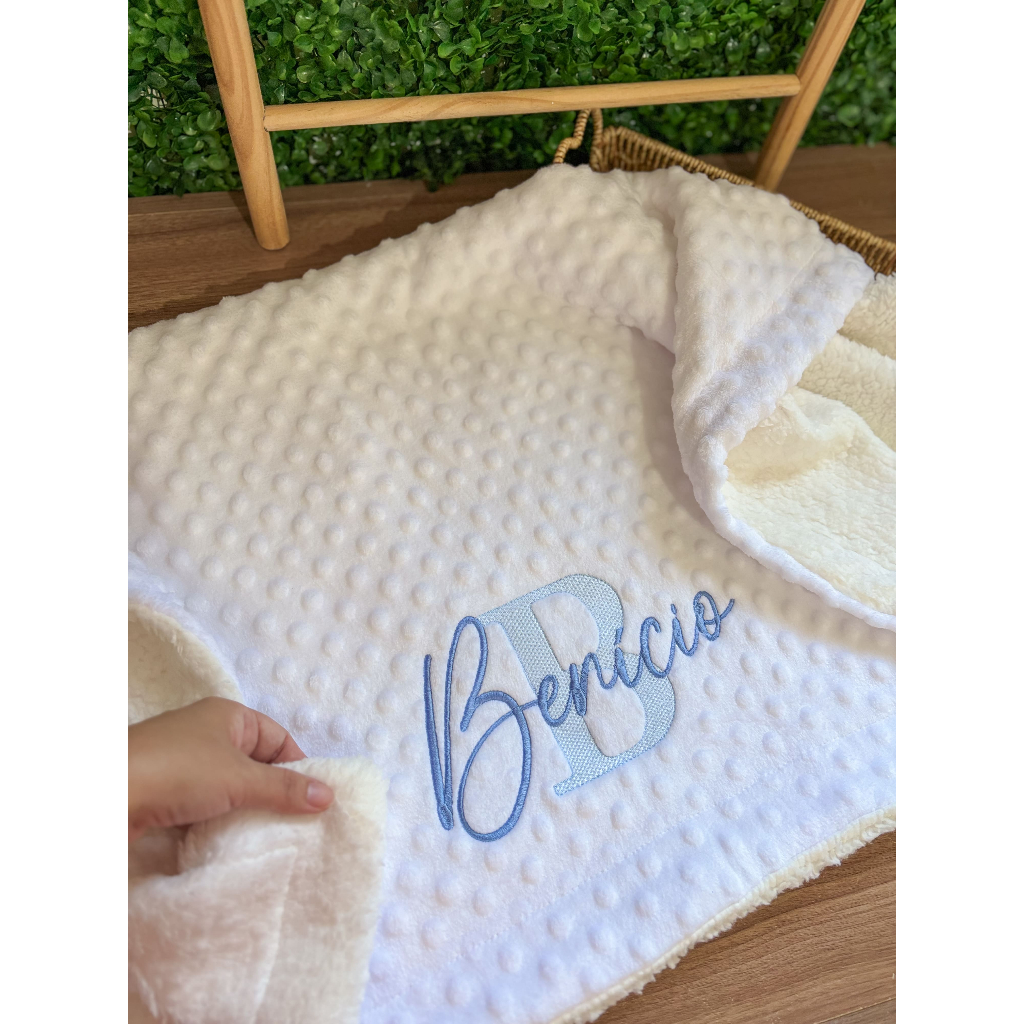 Manta Pipoquinha Bordada, 75x100cm Personalizada com Desenho e Nome / Maternidade/ Infantil - Menino
