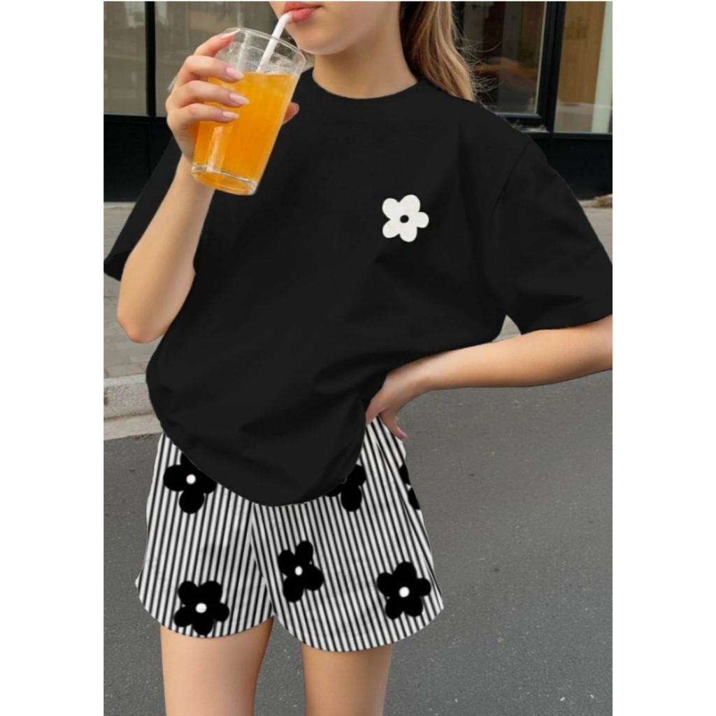 Camiseta Feminina Estampada com: Flor Branca- Moderna Estampada 100% Algodão Manga Curta Gola Redonda Tecido Confortável