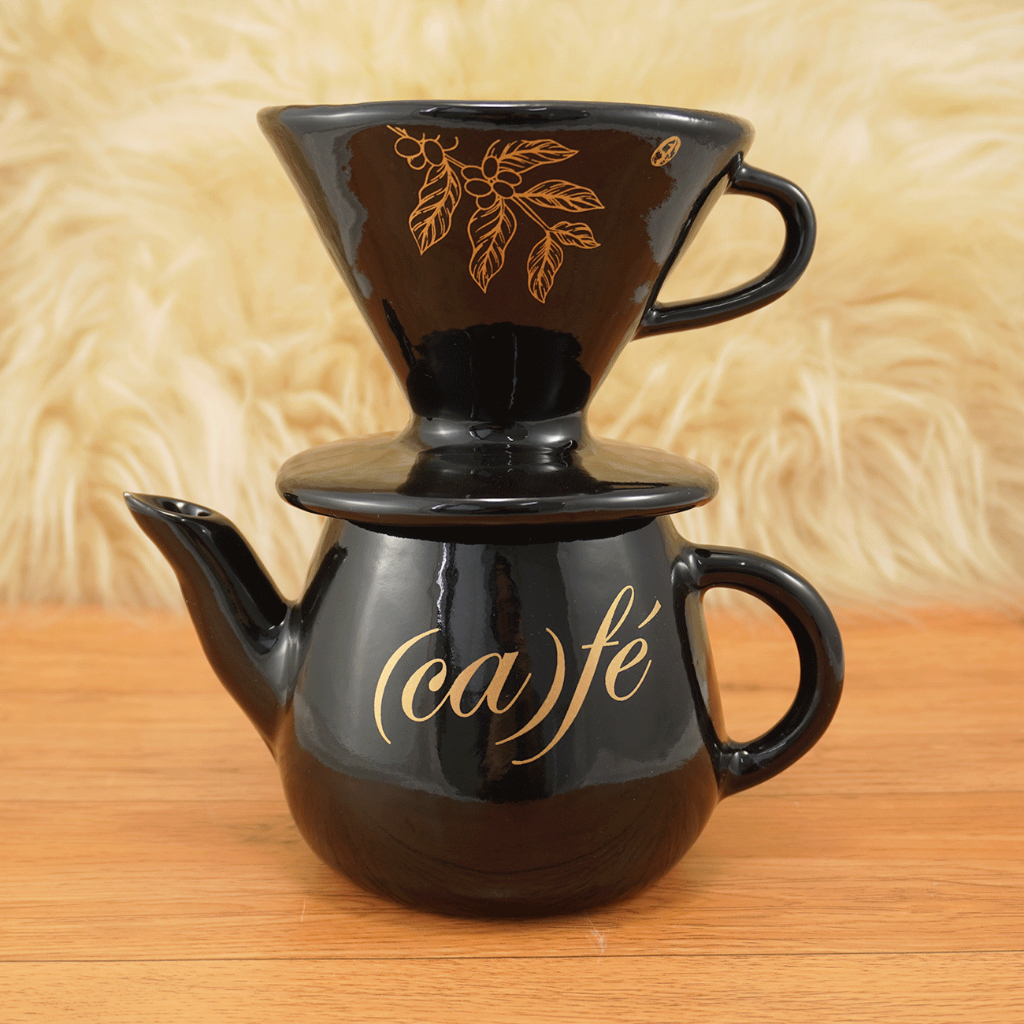 Kit Bule 500 ml com tampa Pinus + Coador Filtro de Porcelana Café Chá – Preto Linha Café Dourado