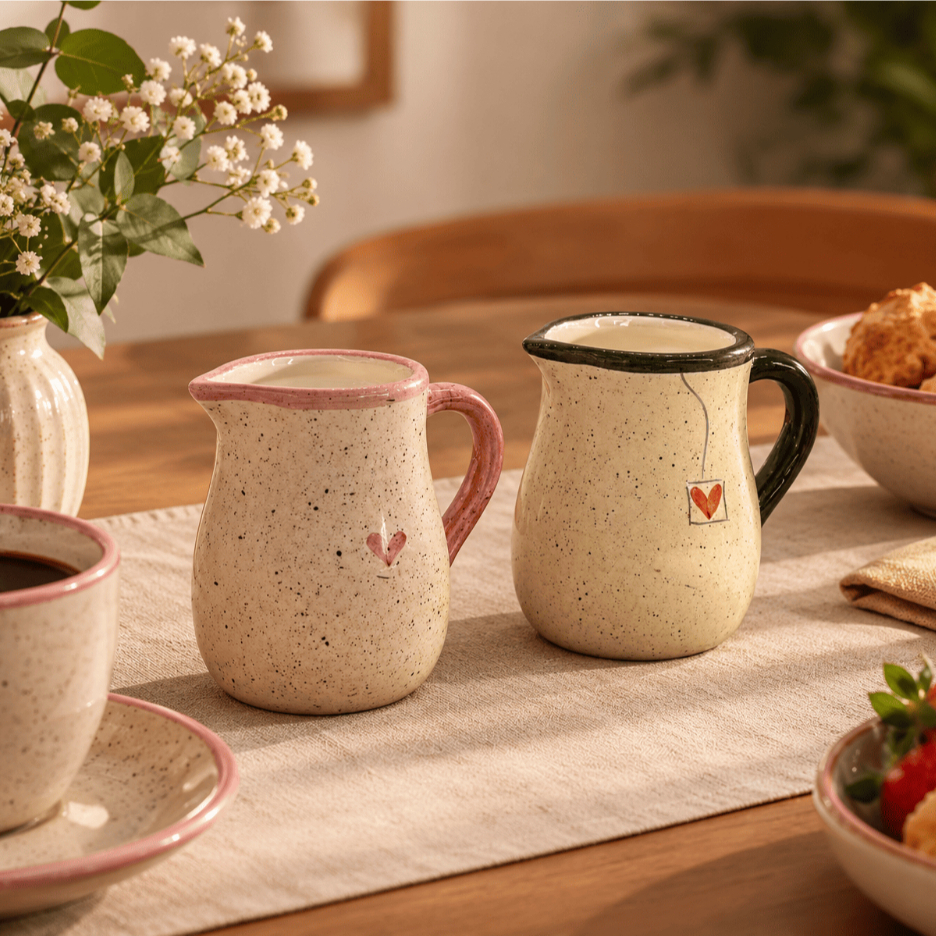 Leiteira / Mini Jarra / Cremeira / Molheira Em Cerâmica 350ml Delicada Ideal Para Mesa Posta Desenhada a Mão Decoração