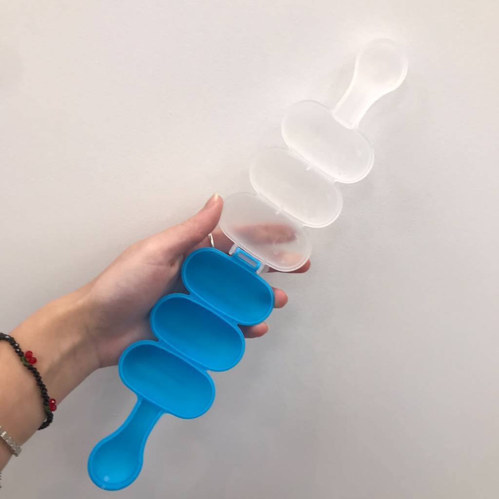 Chocalho Aplicador Para Confeitos - Azul - 17,5cm - 1 unidade - Rizzo · foto 2