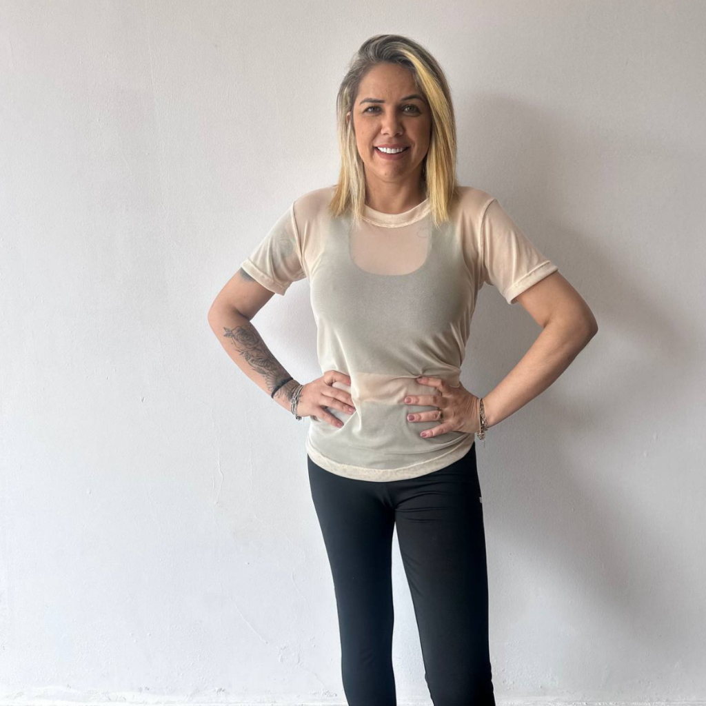 Blusa fitness feminina de tule transparente ,camisão fitness para treino na academia.