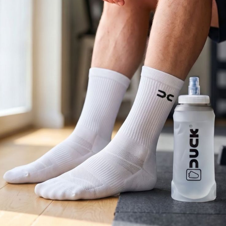 Combo Meia Esporte e Soft Flask Dobrável Garrafinha Academia Fitness Spinning Corrida e Treino Meias de Cross