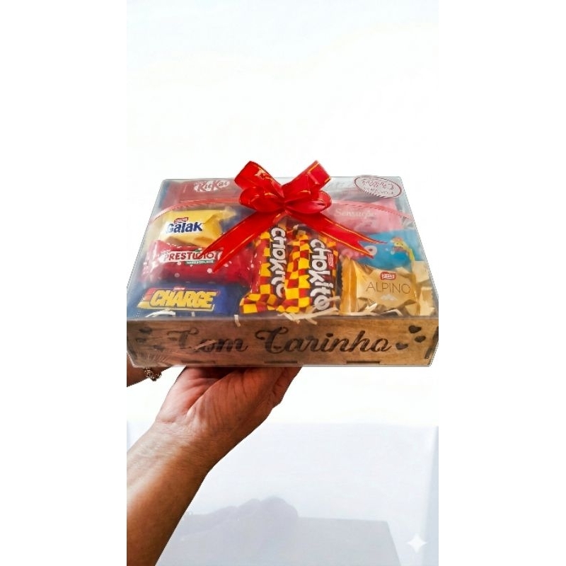 cesta com chocolates variados em Oferta na Shopee