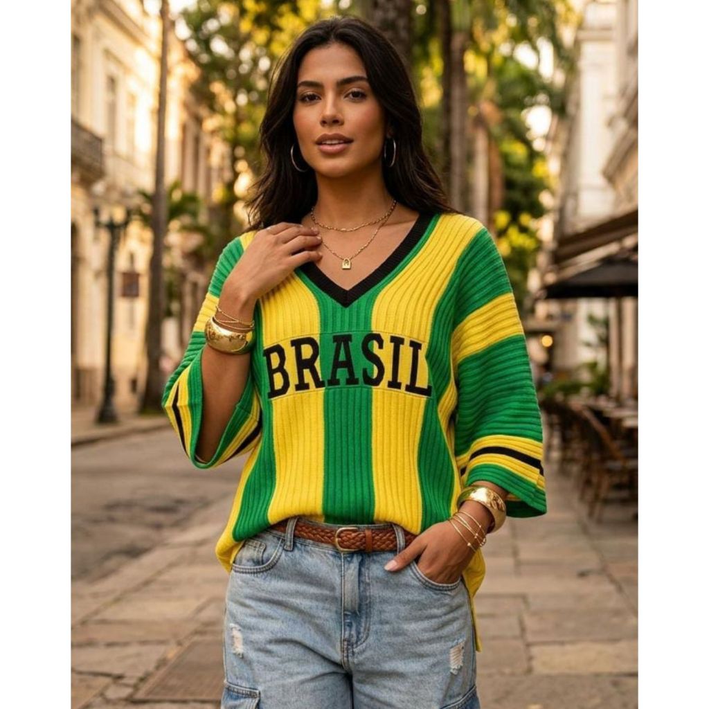 Camiseta Brasil Listrada Feminina Tricot Modal Canelado Manga Morcego Gola V Copa do Mundo Verão