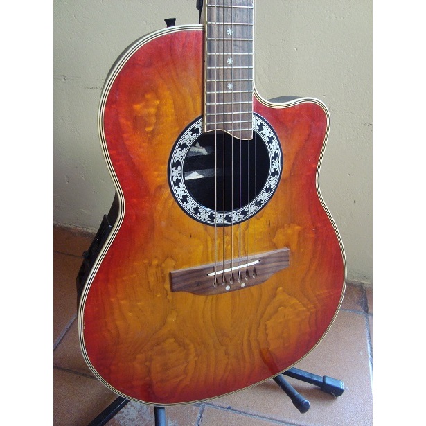 Violão de Fibra Usado COM DEFEITO NO BRAÇO, ideal para luthier ou decoração - LEIA A DESCRIÇÃO