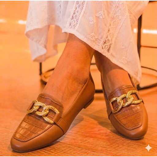 Sapatilha Mocassim Feminino Napa Croco Carmelo Bico Quadrado Enfeite Ouro