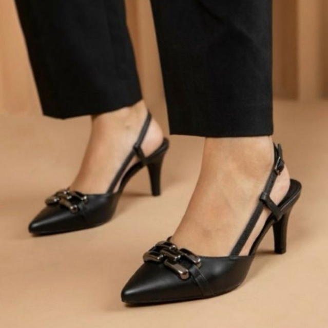 Sapato Scarpin Moda Feminina Milli Napa Salto Baixo 6cm C/ Fivela Dourada Bico Fino Casual Reforçada
