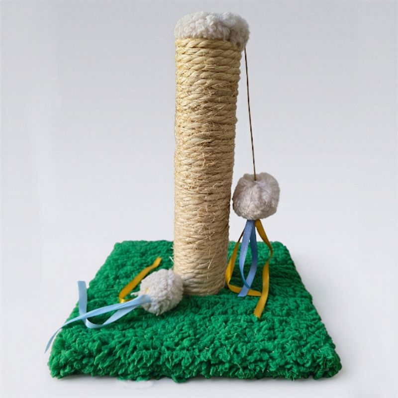 Arranhador Para Gato  com Dois Brinquedos Poste Sisal Pelúcia Anti Estresse