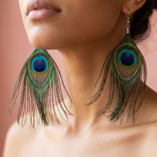 Brinco de Pena de Pavão Natural | Boho Chic Hippie Artesanal Místico