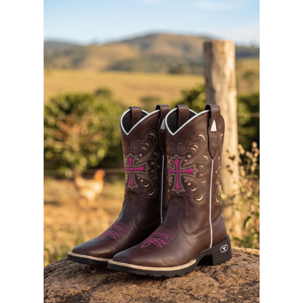Bota Texana Feminina Boiadeira Bordada Cruz Rosa Country Rodeio Country