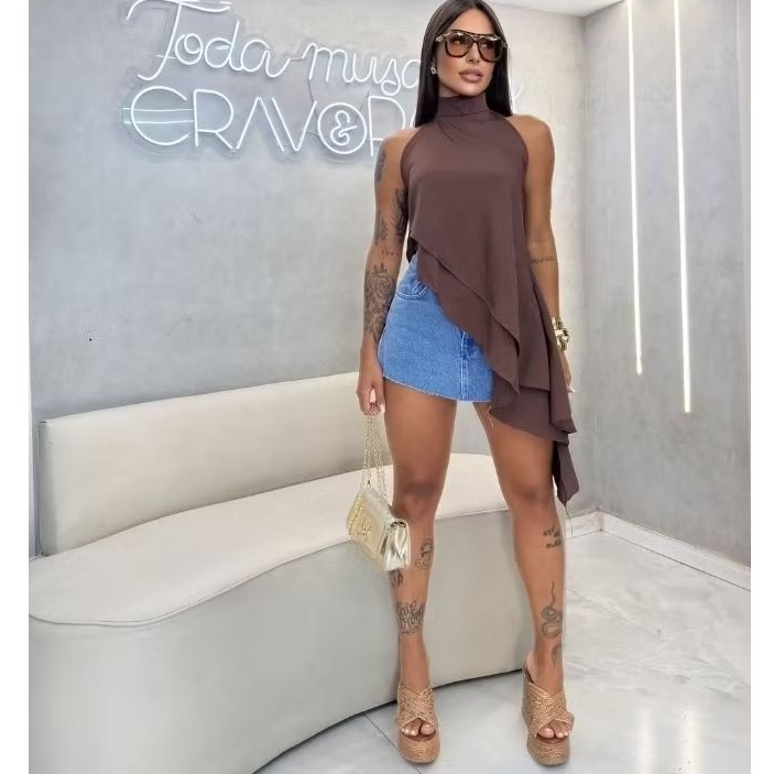 Blusa Feminina Assimétrica Gola Alta Bata Tendência