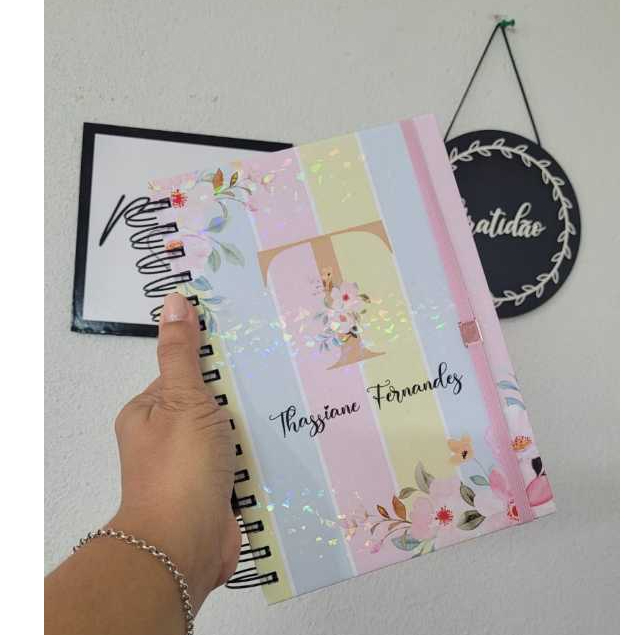 Agenda Personalizada Anual Alfabeto Floral listrado Candy  - Capa Dura, Tamanho A5