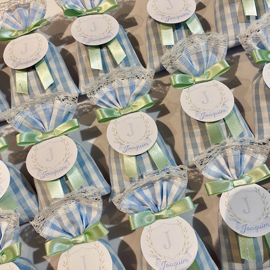 KIT Lembrancinha Chá de Bebê Sachê Perfumado Personalizado Xadrez Lembrancinha Chá Revelação Maternidade Nascimento