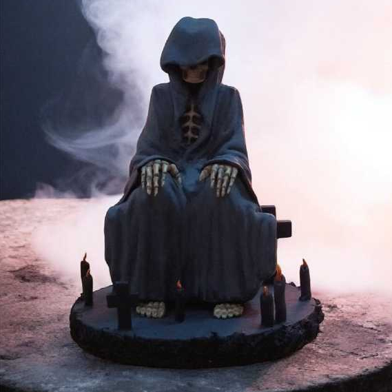 Imagem/ Escultura Personalizada Exú Caveira 12cm c/ cenário/ Tata Caveira/ João Caveira/ Quebra Osso